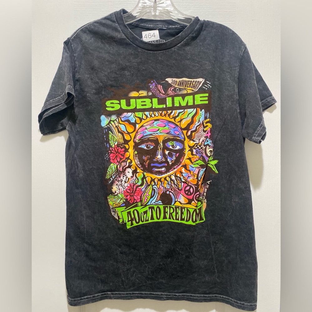 🏷️ NWOT • SUBLIME Graphic T-Shirt